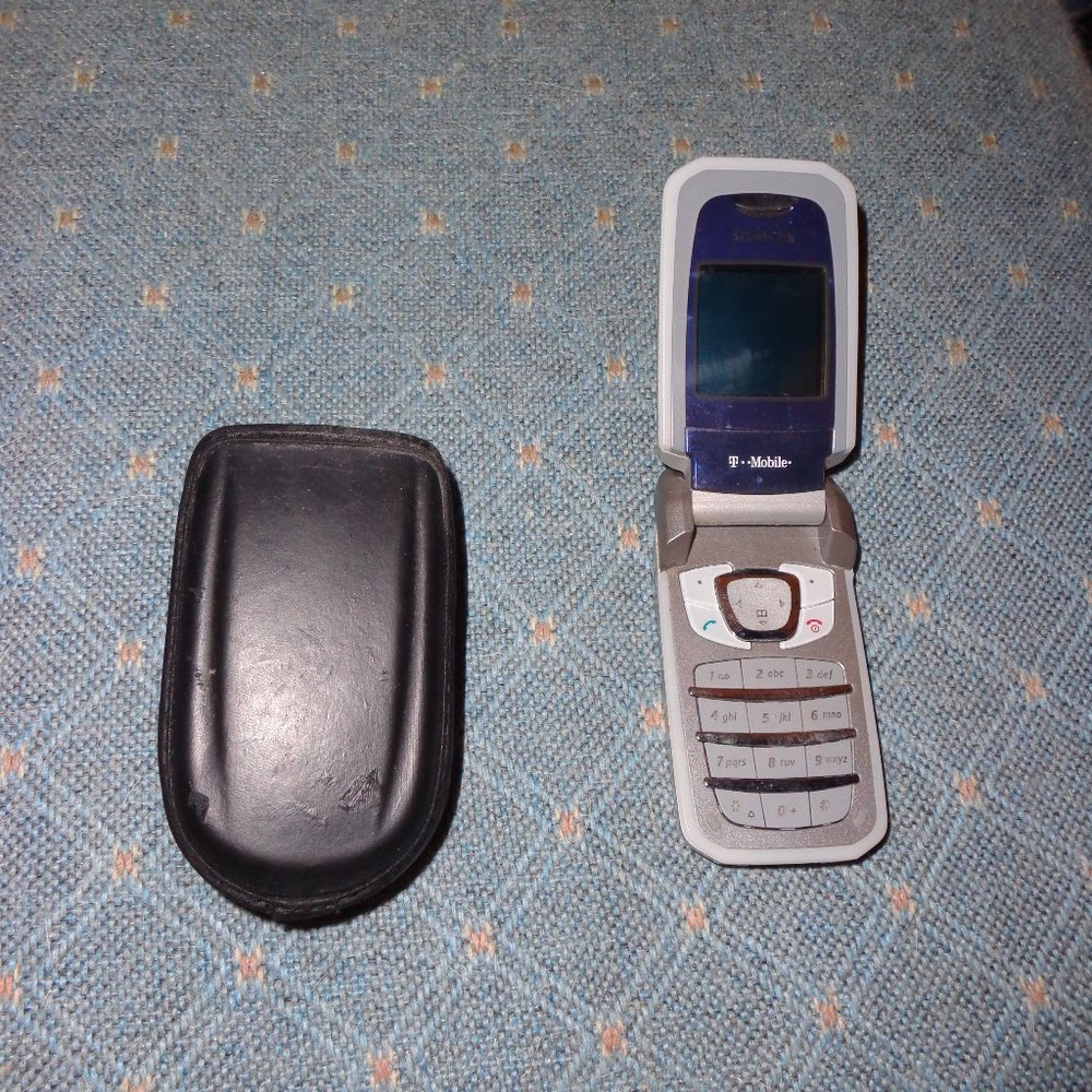 Rare T-Mobile Prepaid Minutes Flip Phone with case